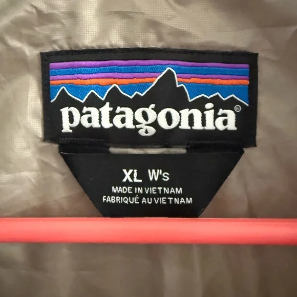 Patagonia Women's Gray Quilted Vest - Picture 2 of 3